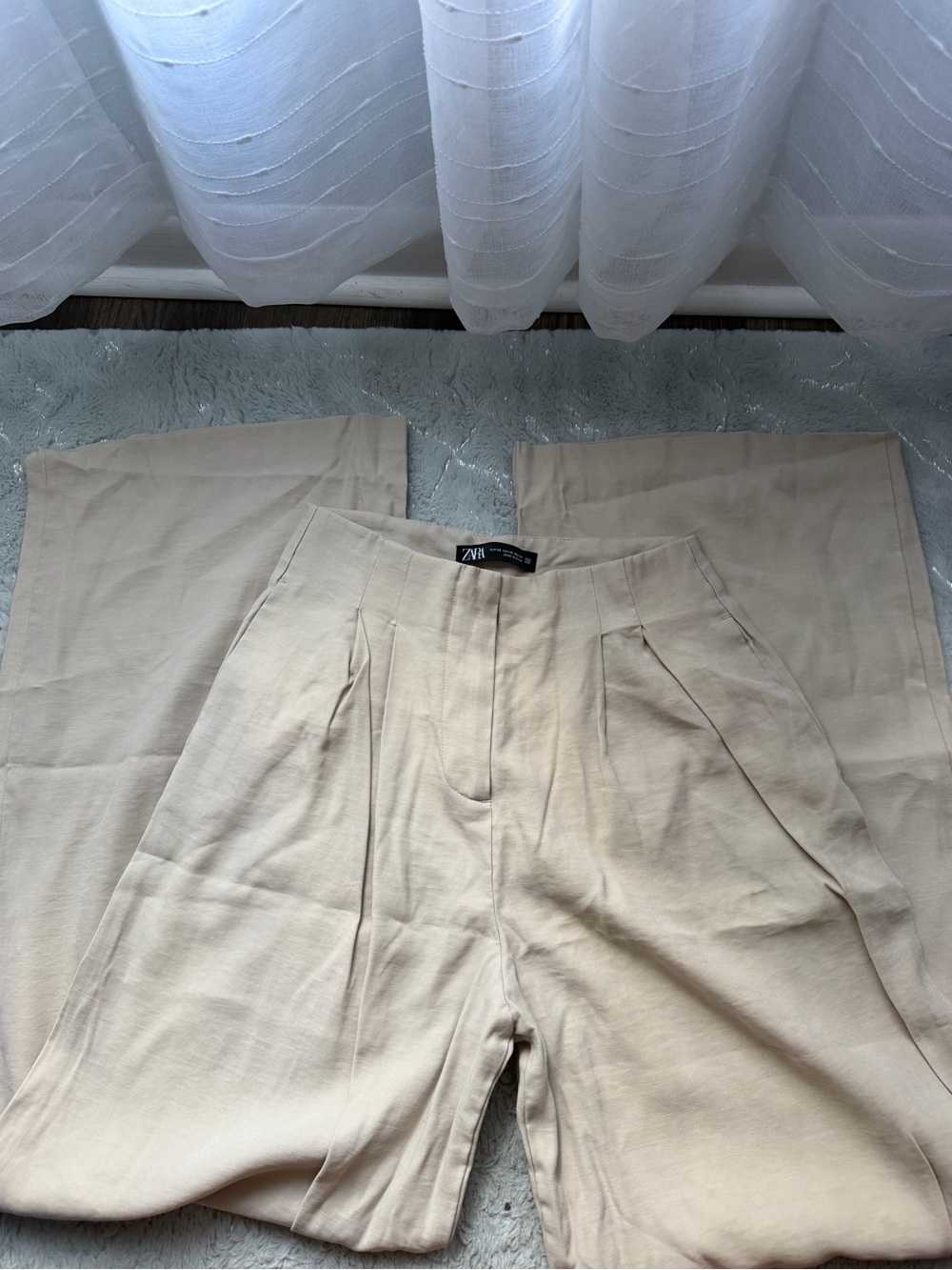 Zara Cream Pleated Dress Pants